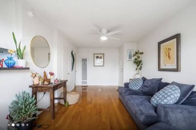 HOUSING OFFERED // OCEAN PARK, SANTA MONICA // October 8 - December 31st 2
