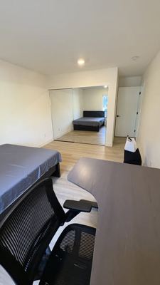 🏠 **Immediate** **Temporary Accommodation Available** - Looking for a female sublease to start immediately 1