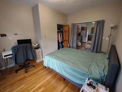 Furnished room 1