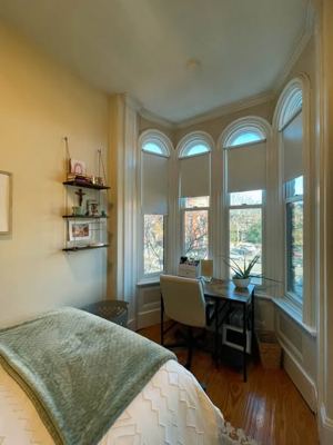 1 bedroom available in a 3 bed, 1 bath in the South End. Apartment has AC and in unit washer/dryer. Rent + utilities is 2