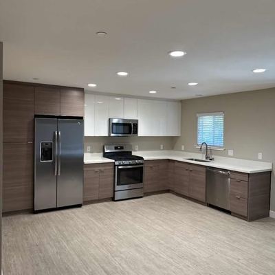 Hi everyone, I'm looking for a roommate to join my new 2B2B lease in Campbell, right by the Pruneyard. 2