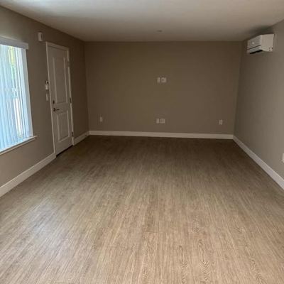 Hi everyone, I'm looking for a roommate to join my new 2B2B lease in Campbell, right by the Pruneyard. 3