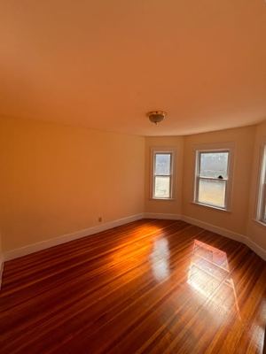 🚨☀️ 3 PRIVATE ROOMS AVAILABLE – NOV 1 | $800/mo | 1 MIN TO ASHMONT T 🚇✨ 3