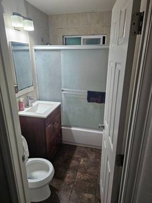 ROOM FOR RENT IN ANAHEIM/BALL ROAD AND DALE AVE 5