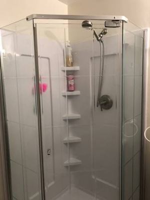 Nice bedroom with private entry (230 sqft), utility included 6