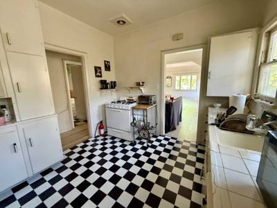 Beautiful room, great roommates! 7
