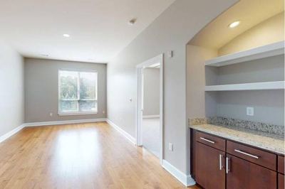Range, Climate control, Private balcony, Walk-in closets 8