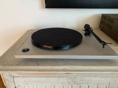 COMPLETE VINTAGE HI-FI VINYL SYSTEM - Marantz 2220 + Rega RP1 + AR-2ax 4