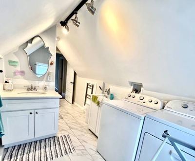Downtown Waltham top floor private bedroom on Moody Street 7