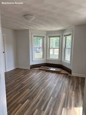 HUGE No Fee 1 Bedroom 1 Bath 4