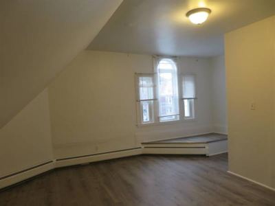 Renovated 1 bedroom in Spring Hill / Porter Sq 2