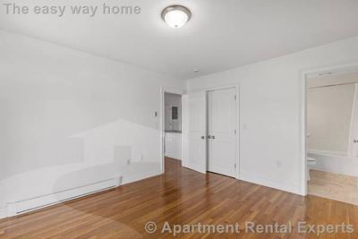 New Reno - Good sized and RIGHT SMACK ON THE TRAIN -Malden Ctr 8