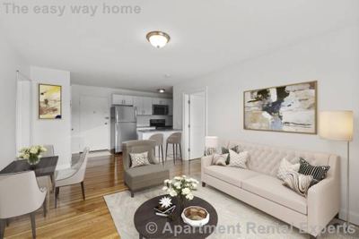 New Reno - Good sized and RIGHT SMACK ON THE TRAIN -Malden Ctr 1