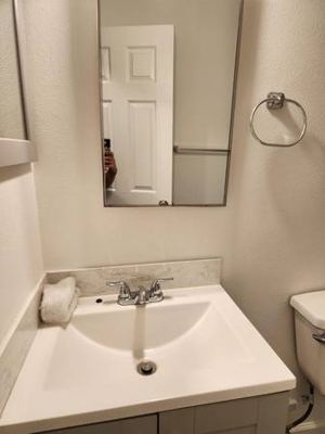 Females Only 1 Bdrm + Bath For Rent. All Amenities included! $1,100/mo 4