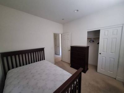 Room in townhouse for rent 5