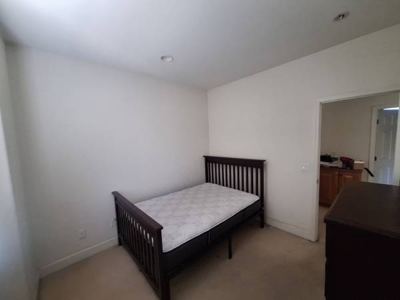 Room in townhouse for rent 2