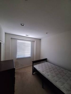 Room in townhouse for rent 4