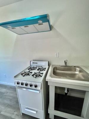 Private Northridge Studio – Utilities Included & Close to CSUN! 5