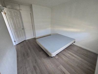 Private Room/Bath/Living Room 3