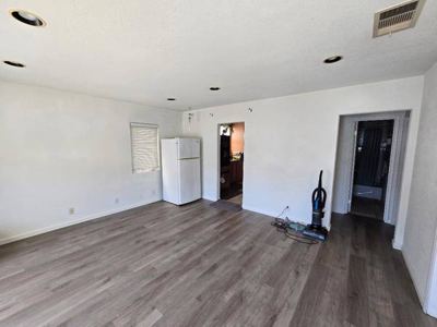 Private Room/Bath/Living Room 2