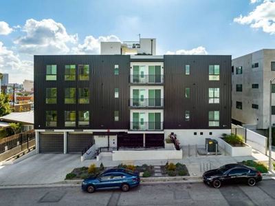 View (Select Units), Large Closets, Gas Range 3