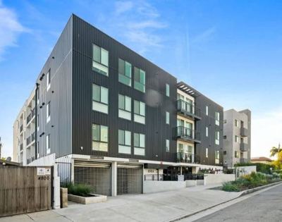 View (Select Units), Large Closets, Gas Range 2