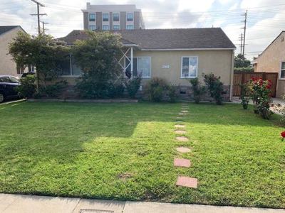 3 Bed + 2 Bath + Family Room, Central A/C, W/D, D/W, Refrigerator, 2-C 2