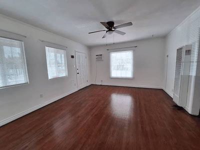 *Charming 2-Bedroom, 1-Bath House with Private Backyard@#@~ 2