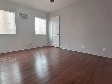*Charming 2-Bedroom, 1-Bath House with Private Backyard@#@~ 6