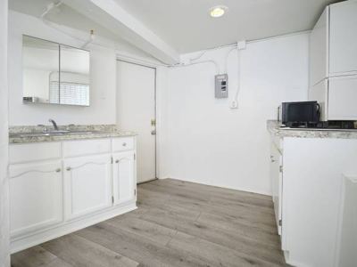 Downtown Location | Remodled | Power and Gas Included 4