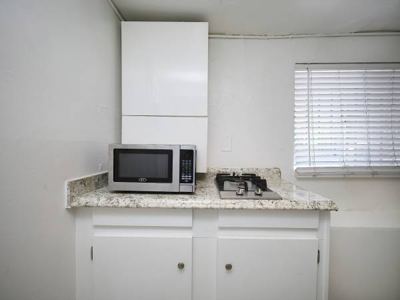 Downtown Location | Remodled | Power and Gas Included 6