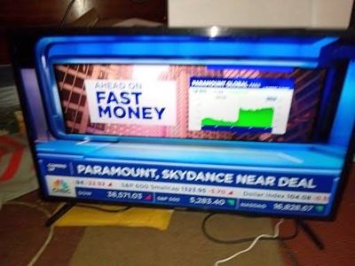 SAMSUNG, VIZIO, LG 32", 37" or 42" HD LED TV 4