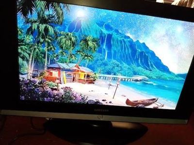 SAMSUNG, VIZIO, LG 32", 37" or 42" HD LED TV 3