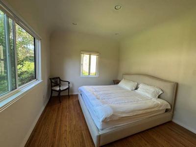 Free Crate & Barrel Sofa, King Bed, Simmons BeautyRest King Mattress 3