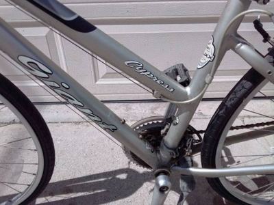 GIANT CYPRESS Women's Hybrid/City Bike 2