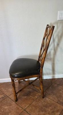 4 very nice dining table chairs 2