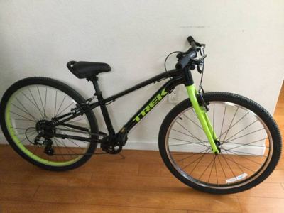TREK Wahoo Kid Size 13”. Black/Green. Aluminum. 8 Speed. Like New Con 2