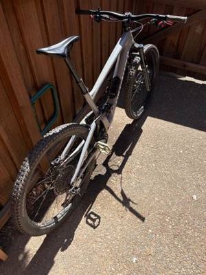 2022 Specialized Enduro Comp 5