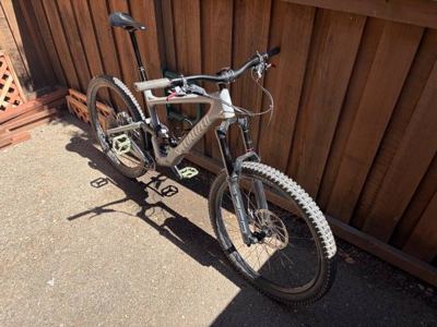 2022 Specialized Enduro Comp 2