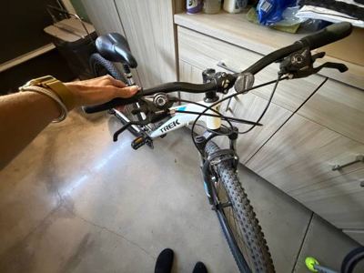 Trek women’s 17” Skye Mountain Bike 5