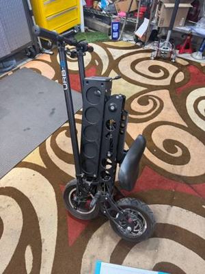URB-E foldable electric scooter 4
