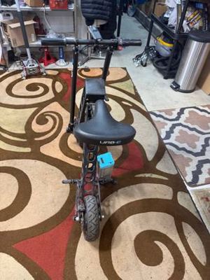 URB-E foldable electric scooter 3