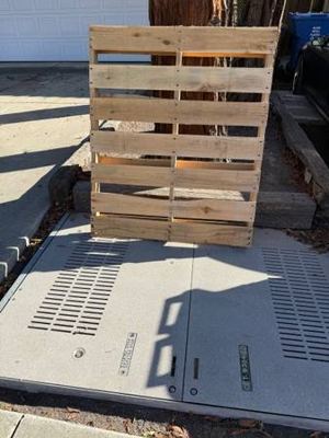 FREE new pallet 1