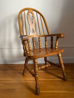 Mid-Century Cochrane Double Keyhole Bow Back Windsor Chair – Solid Oak 2