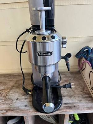 Delonghi Dedica espresso machine with grinder 1