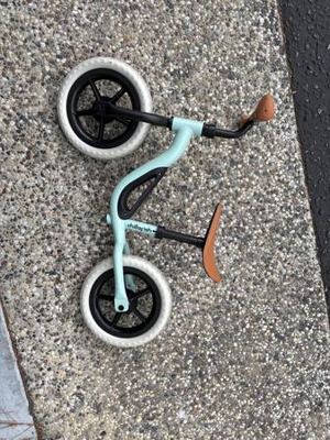 Chillafish Charlie Balance Bike — Mint Green (like new) 1