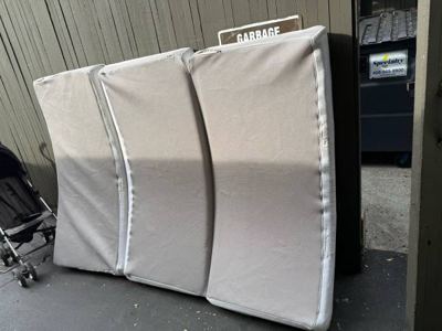 Three-piece folding twin-double mattress. 1