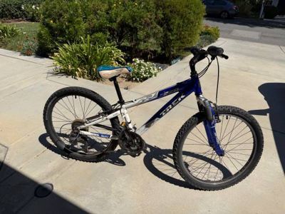 * Good Condition Trek 24” MT220 Mountain Bike 1