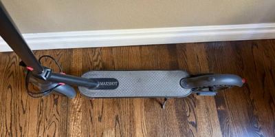 MAXSHOT Electric Scooter for Adults, A few weeks' light use Very Clean 4