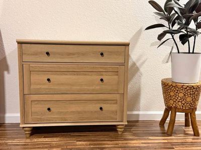 LIKE NEW Farmhouse Style 3-Drawer Dresser, Oak Finish 7